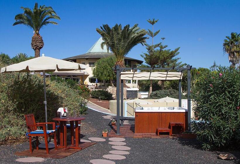 Отель Livvo Risco Del Gato Suites