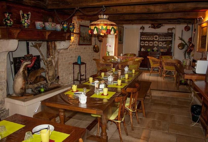 فندق Logis Auberge De La Fontaine