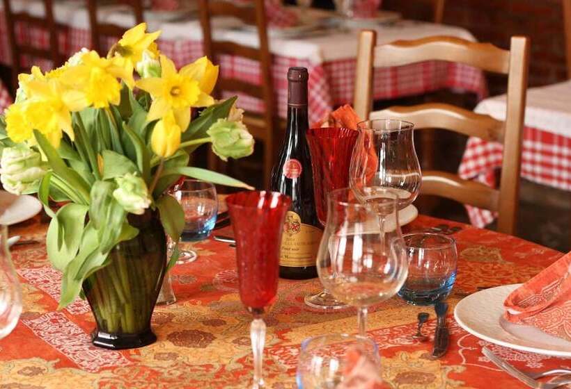 فندق Logis Auberge De La Fontaine