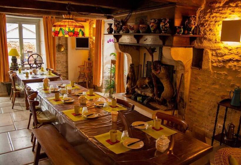 فندق Logis Auberge De La Fontaine