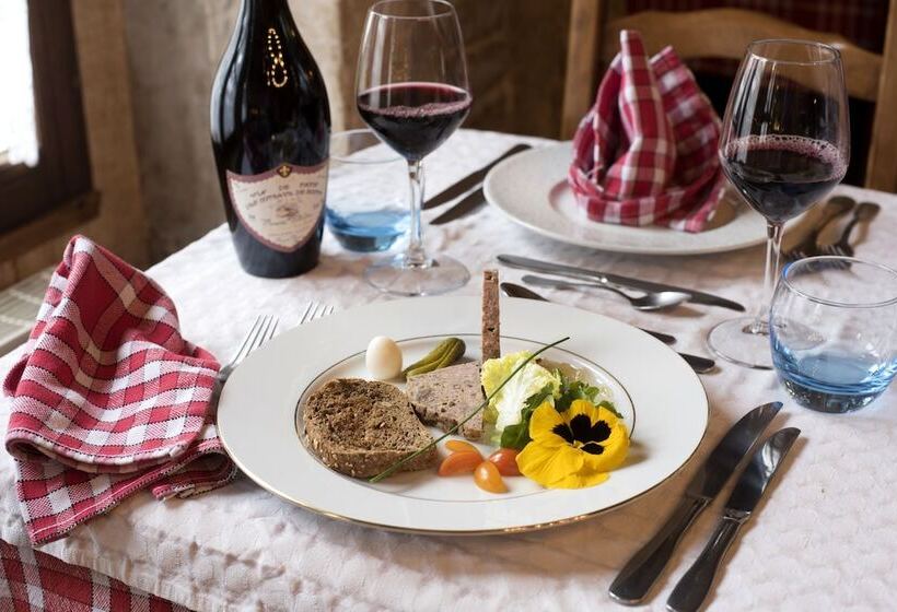 فندق Logis Auberge De La Fontaine