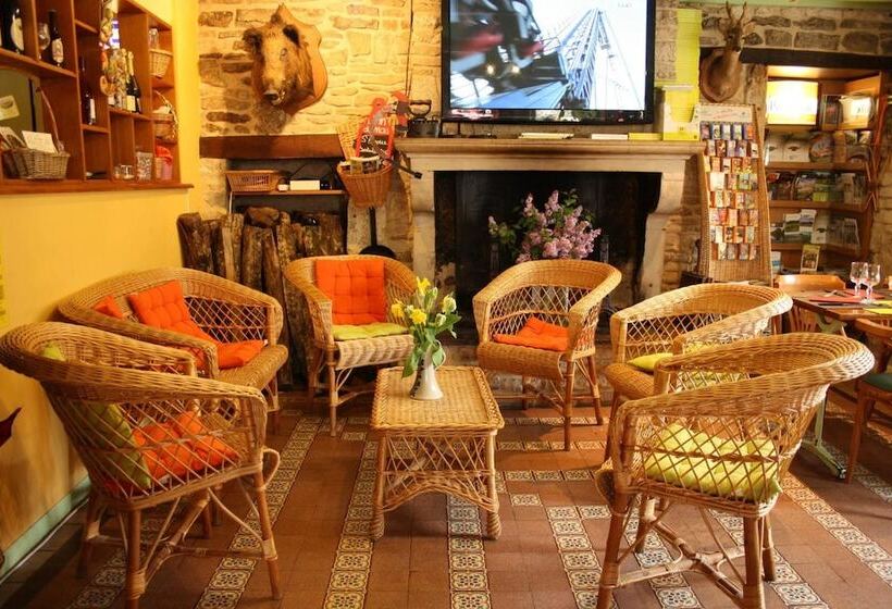 فندق Logis Auberge De La Fontaine