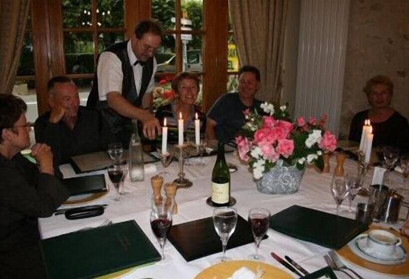 Отель Logis Auberge Le Colombien Hôtel Et Restaurant