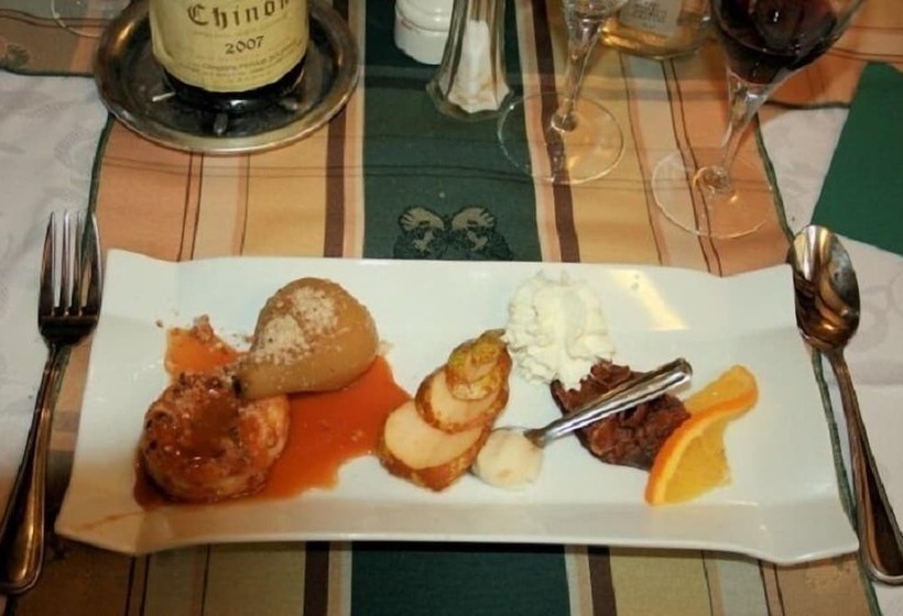 Отель Logis Auberge Le Colombien Hôtel Et Restaurant