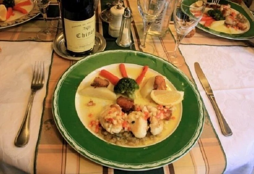 Отель Logis Auberge Le Colombien Hôtel Et Restaurant