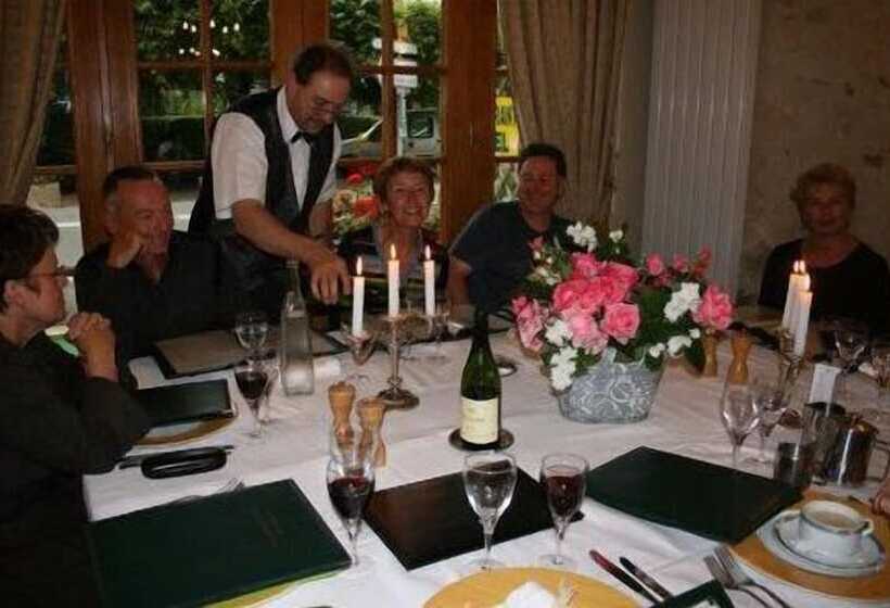 Отель Logis Auberge Le Colombien Hôtel Et Restaurant