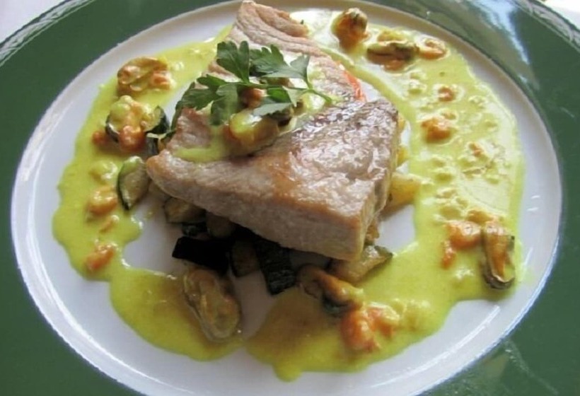 Отель Logis Auberge Le Colombien Hôtel Et Restaurant