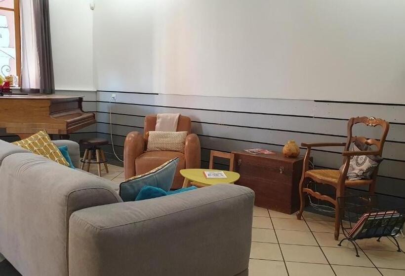 فندق Logis Hôtel Du Fer à Cheval