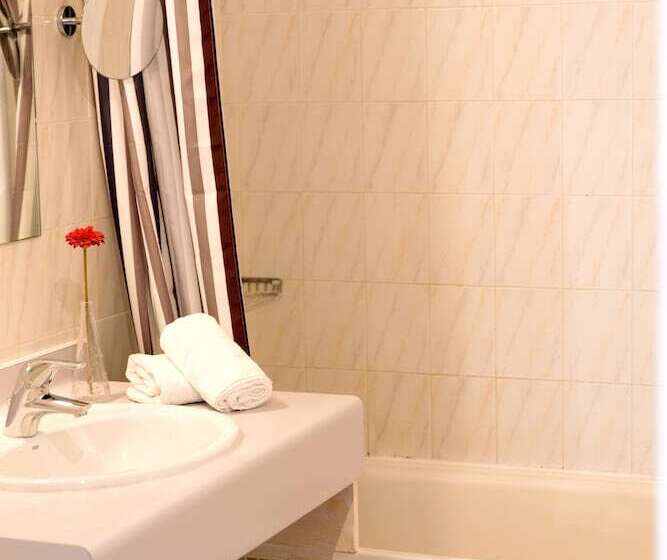 فندق Logis Hostellerie De L Abbaye