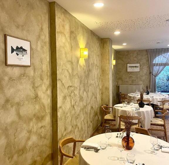 בית מלון כפרי Logis Hôtels & Restaurant Le Cheval Blanc Et Clovis