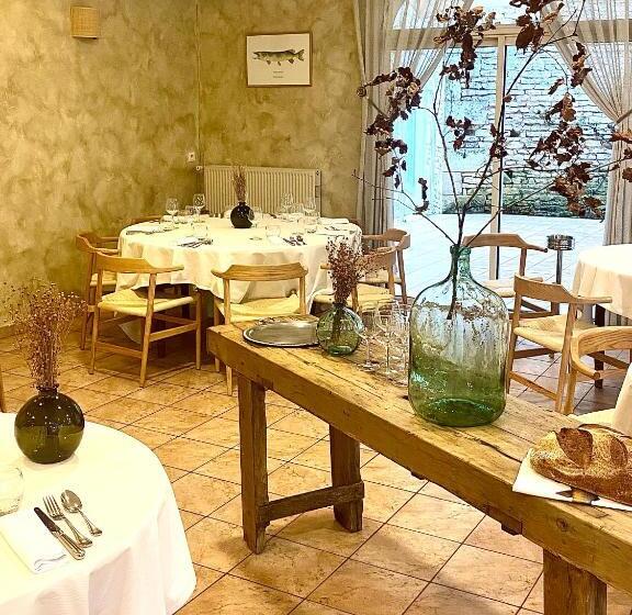 בית מלון כפרי Logis Hôtels & Restaurant Le Cheval Blanc Et Clovis