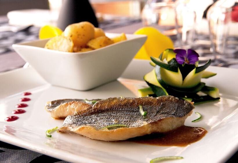 酒店 Logis Hôtel Restaurant Azalées