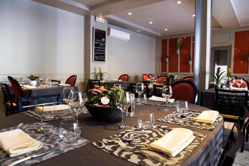 酒店 Logis Hôtel Restaurant Azalées