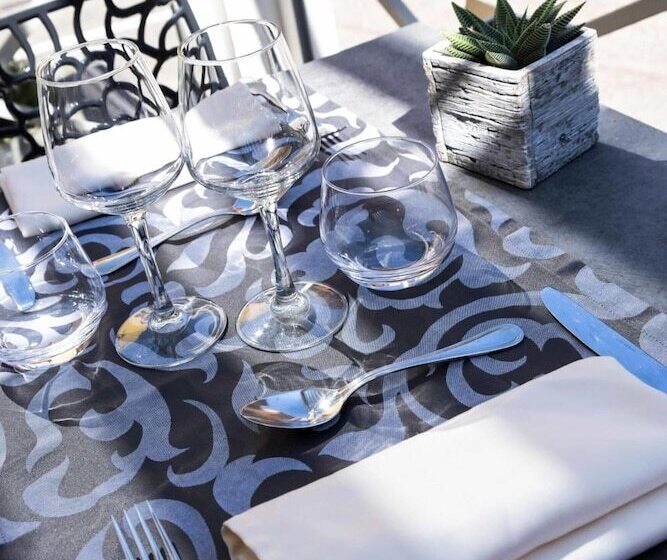 酒店 Logis Hôtel Restaurant Azalées