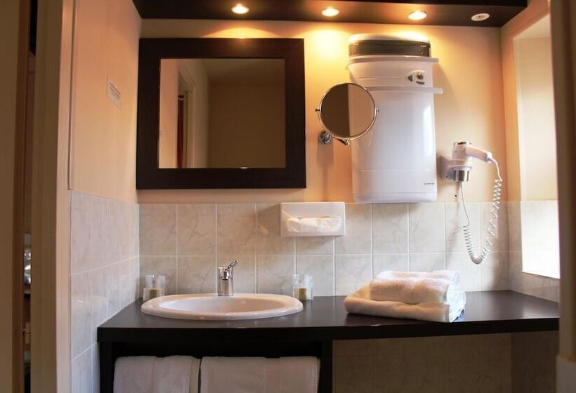 酒店 Logis Hôtel Restaurant Azalées