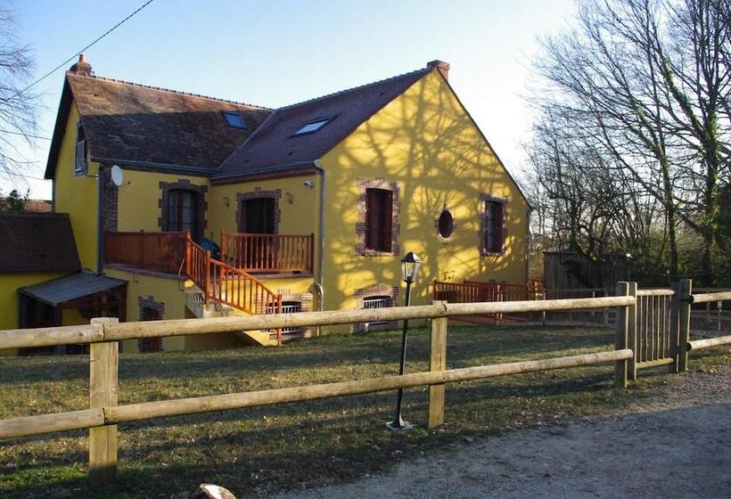 ホテル Logis Hôtel Restaurant Auberge Les Vallées Du Perche