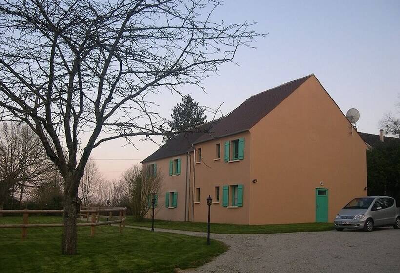 ホテル Logis Hôtel Restaurant Auberge Les Vallées Du Perche