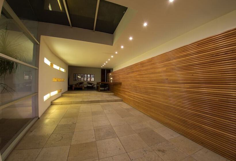 ホテル Los Juaninos