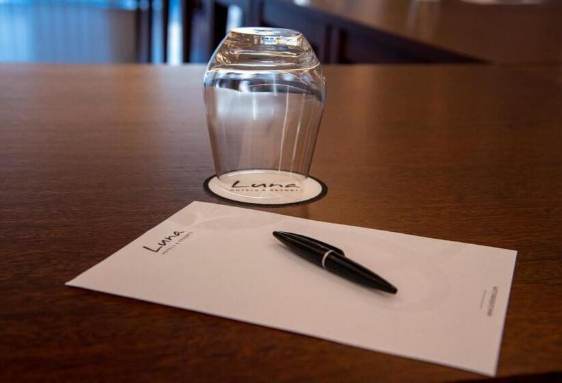 Luna Hotel de Tábua