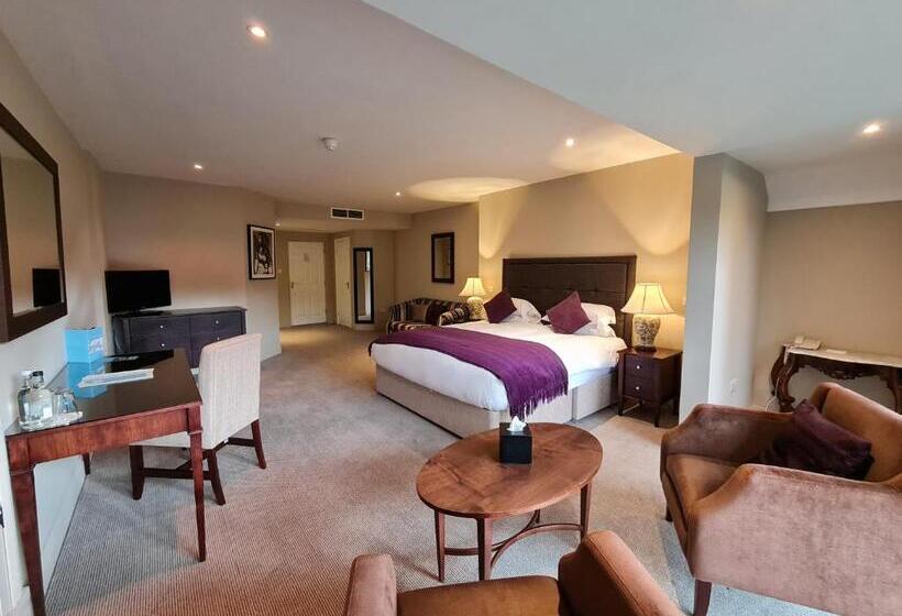 فندق Powdermills Country House