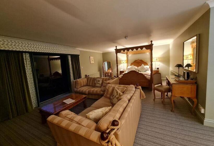 فندق Powdermills Country House