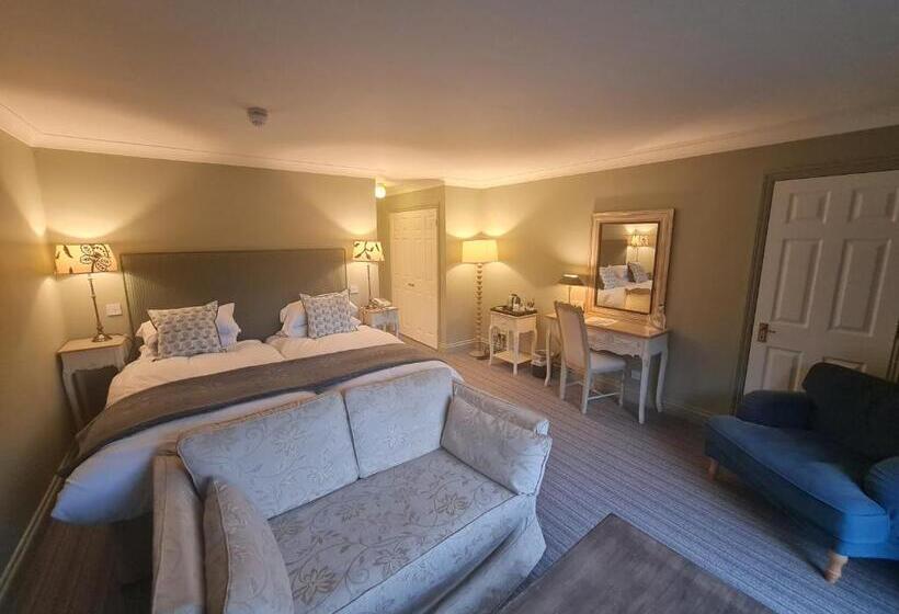 فندق Powdermills Country House