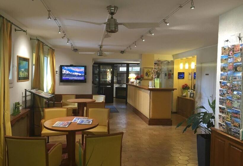 ホテル Hôtel Princess