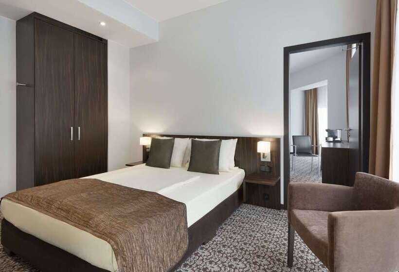 فندق Ramada By Wyndham Frankfurt Central Station