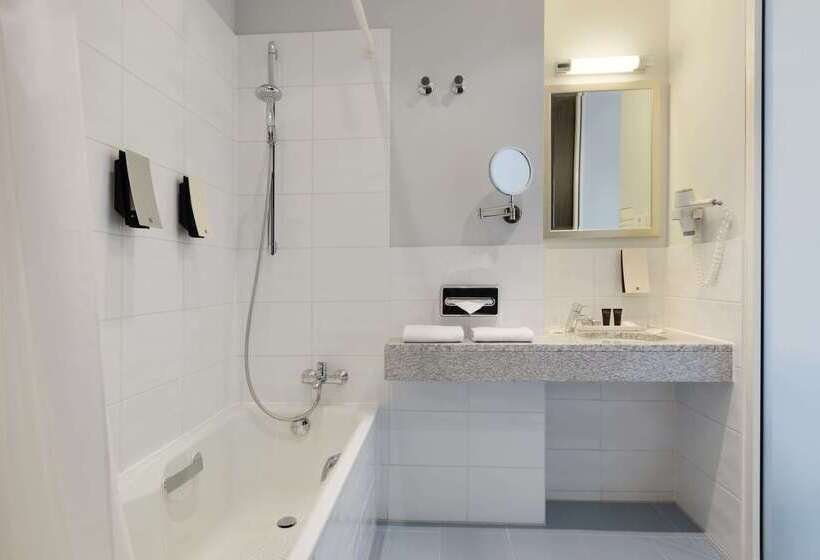 فندق Ramada By Wyndham Frankfurt Central Station