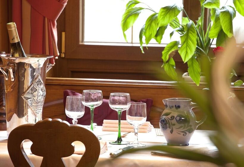 Logis Hotel Restaurant De La Poste