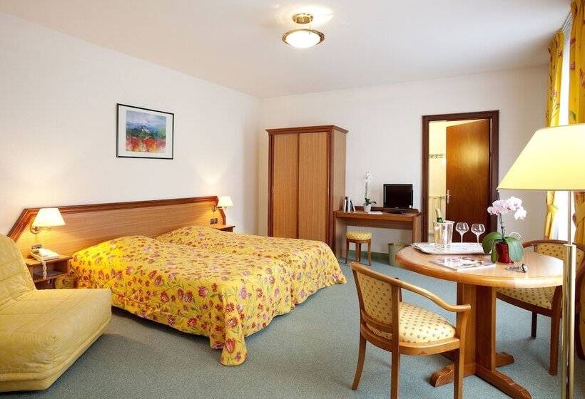 Logis Hotel Restaurant De La Poste