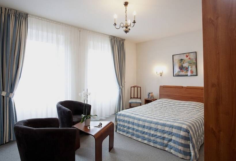 Logis Hotel Restaurant De La Poste