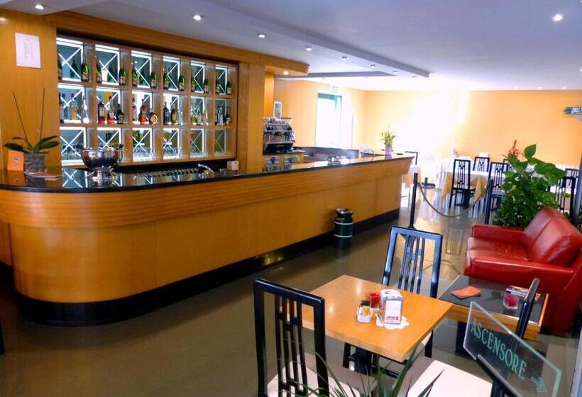 Отель Romanisio