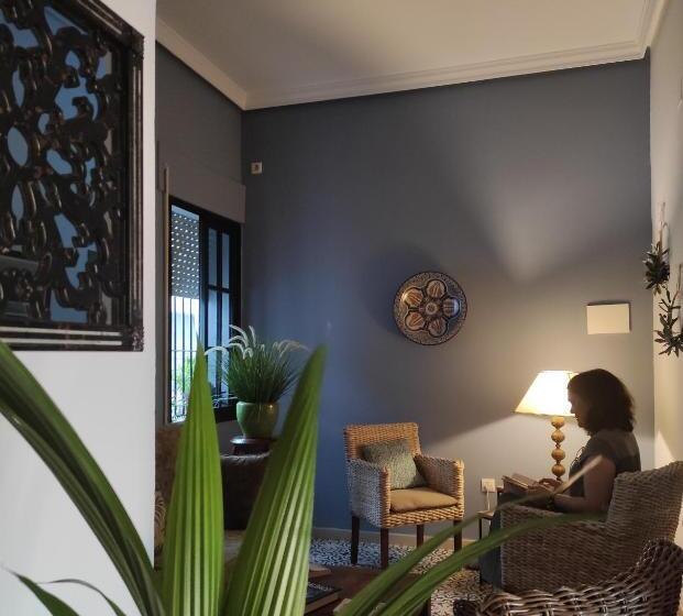 Отель Rompeolas Playa