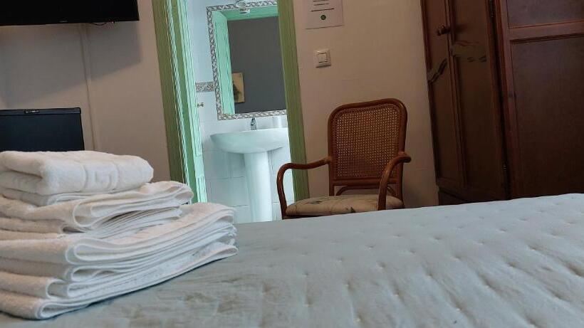 Отель Rompeolas Playa