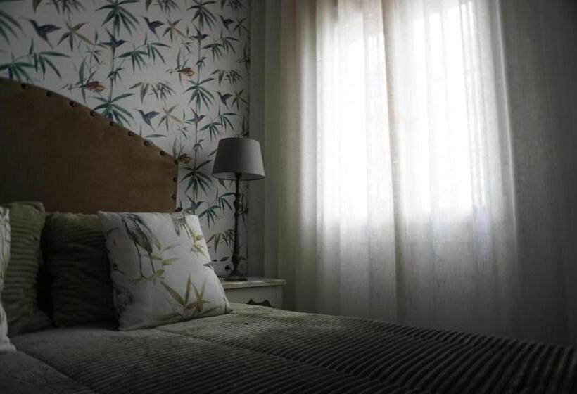 Отель Rompeolas Playa