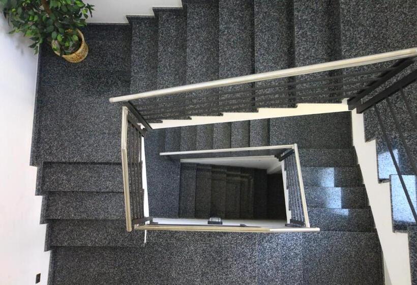 Отель Sant Celoni