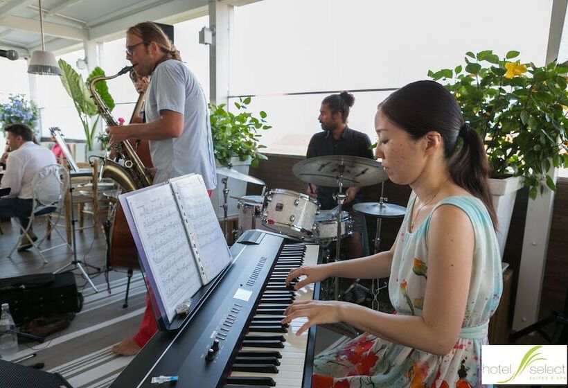 ホテル Select Suites & Spa Apartments