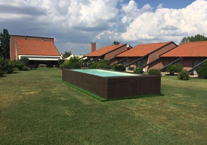 فندق Serravalle Golf