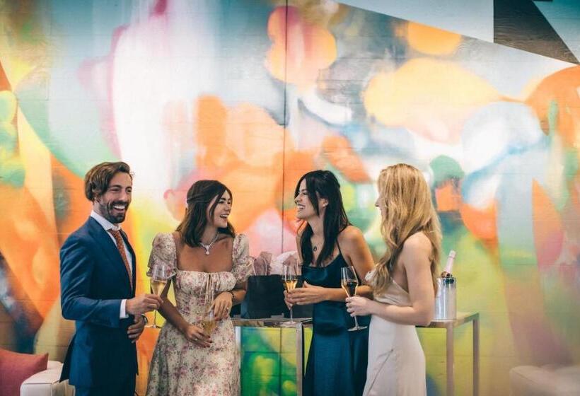 호텔 The Clancy Autograph Collection