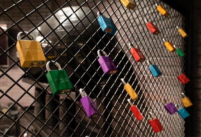 호텔 The Clancy Autograph Collection