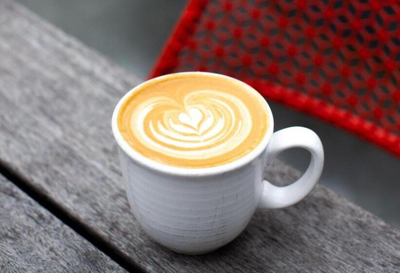 호텔 The Clancy Autograph Collection