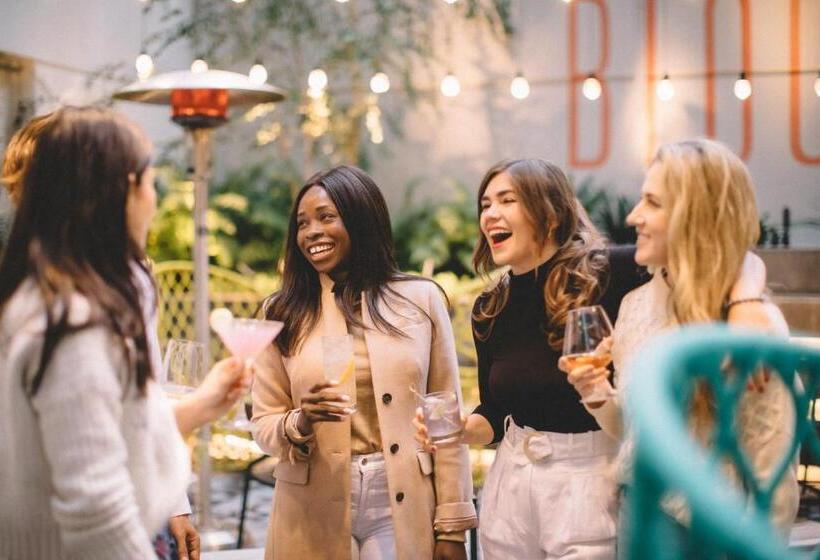 호텔 The Clancy Autograph Collection