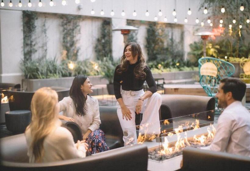 호텔 The Clancy Autograph Collection