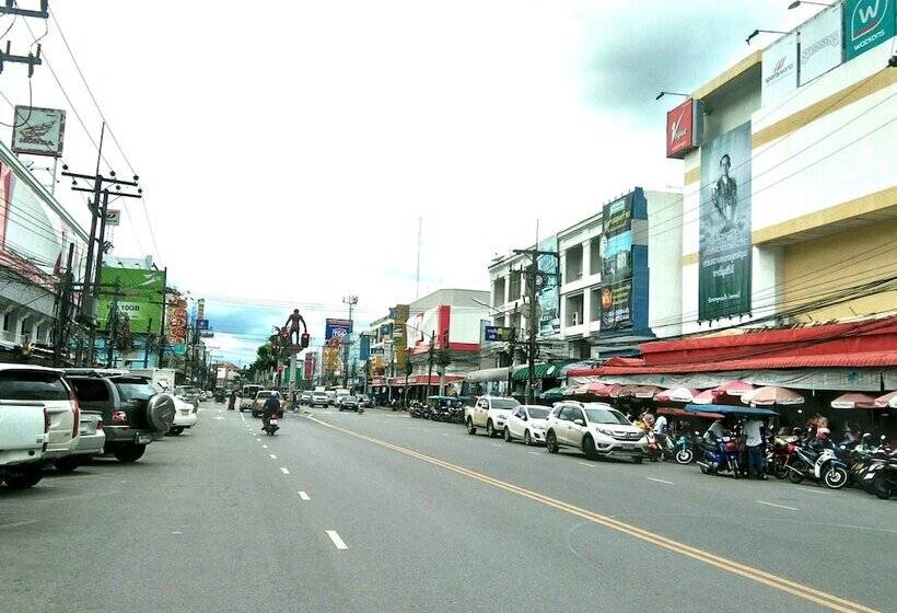 فندق Thepparat Lodge Krabi