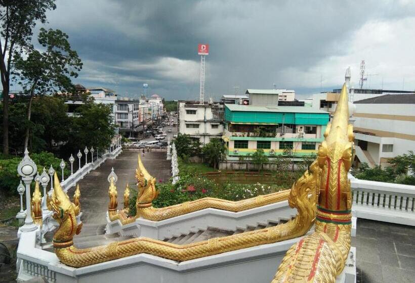 فندق Thepparat Lodge Krabi