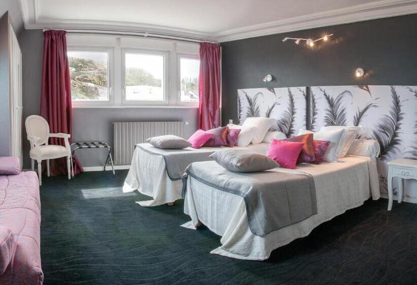 Logis Hotel Du Casino Restaurant Le Mathelia