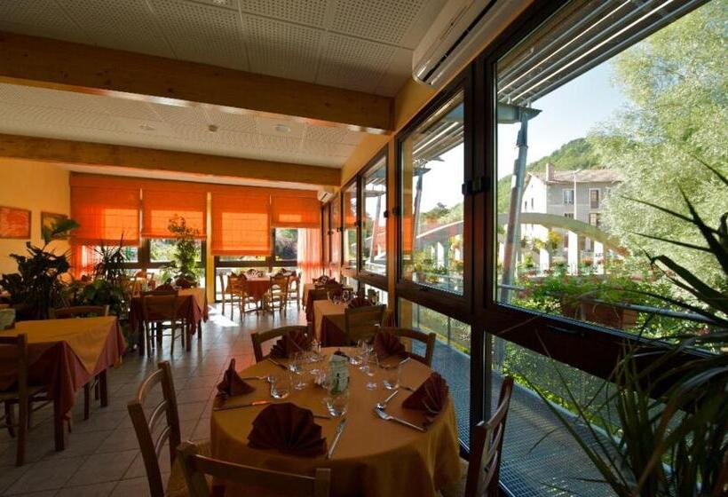 Logis Hotel Restaurant Auberge Les Rives De L Arzon