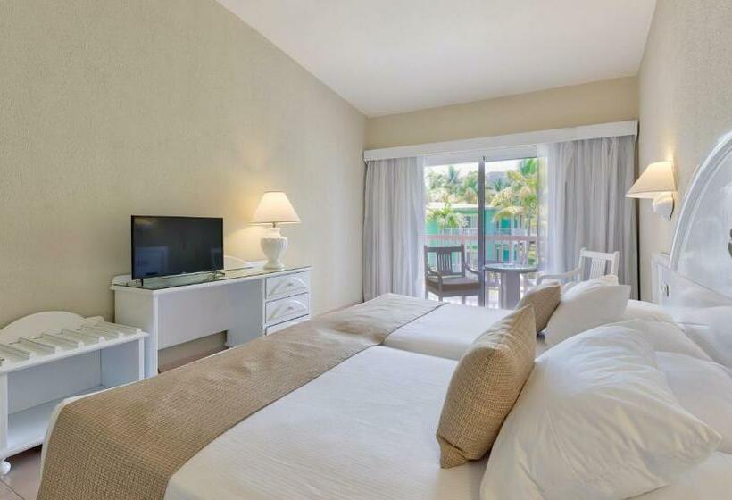 منتجع Playabachata