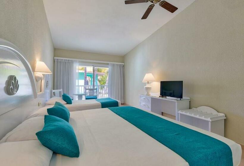 منتجع Playabachata